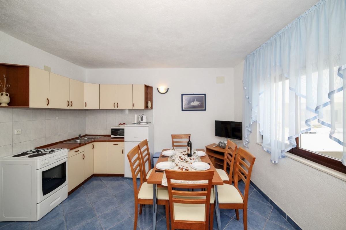 Casa indipendente vicino al mare con due appartamenti e un'eccellente opportunità di investimento