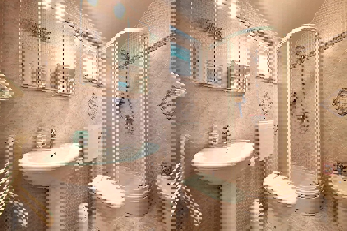 Casa bifamiliare con vista mare