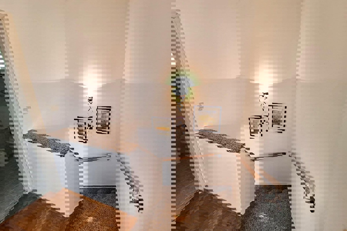 Casa bifamiliare con vista mare