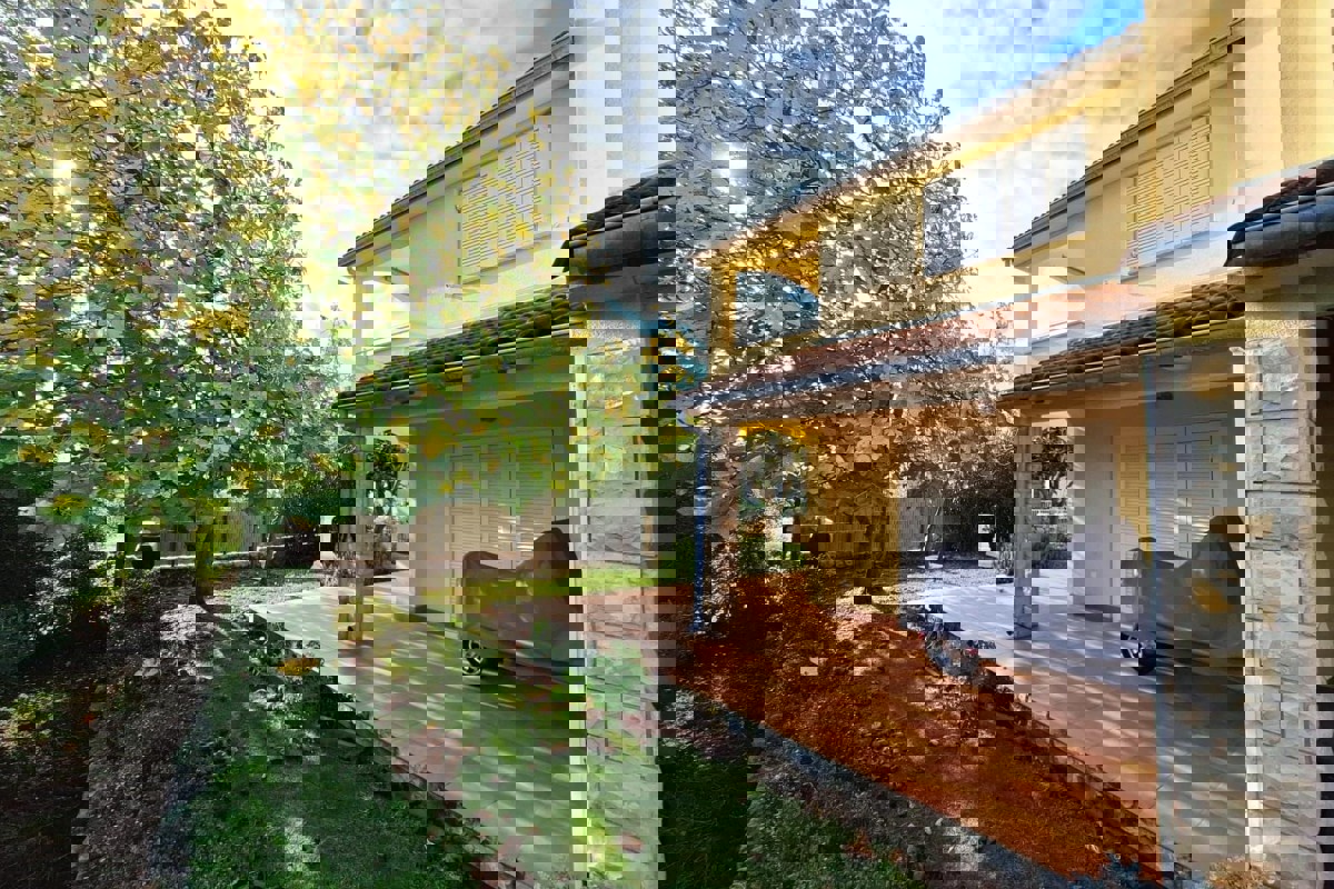 Casa bifamiliare con vista mare