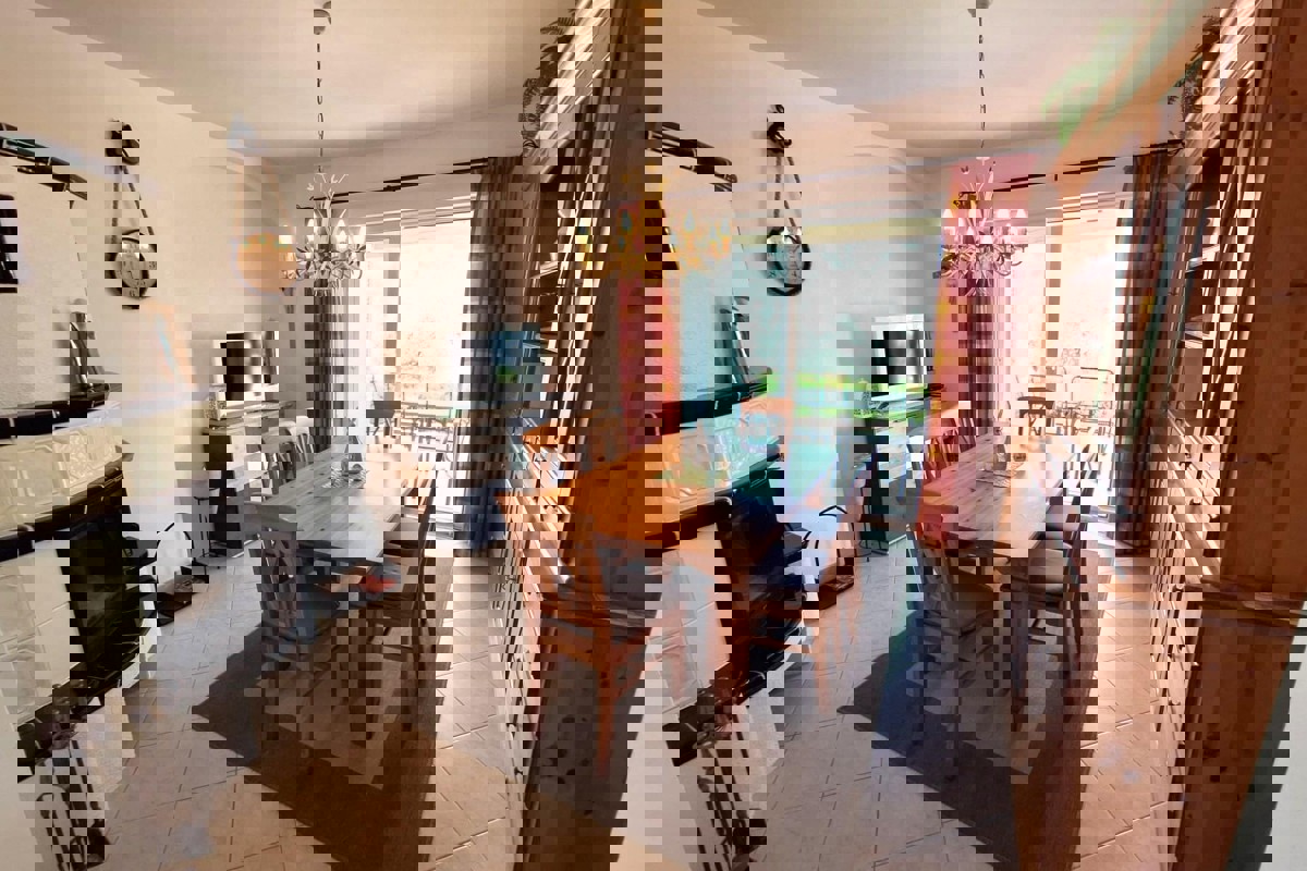 Casa bifamiliare con vista mare