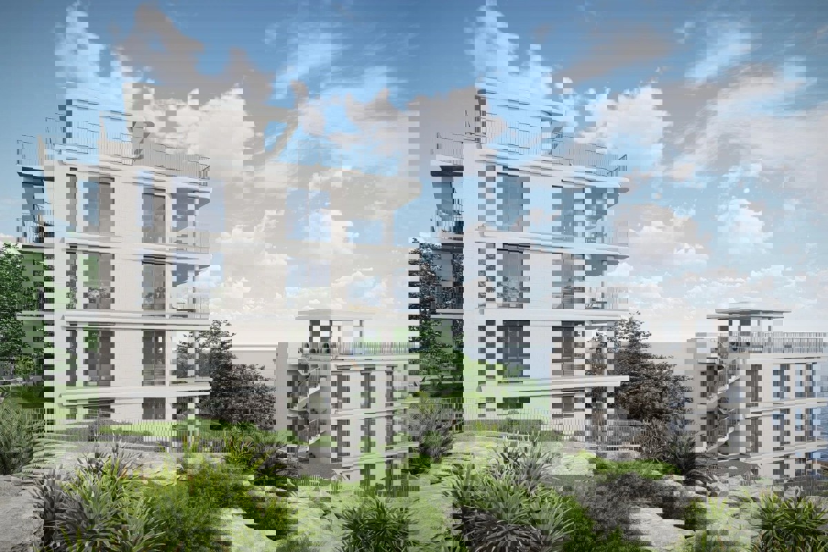 Moderno appartamento con due camere da letto e giardino in prima fila sul mare