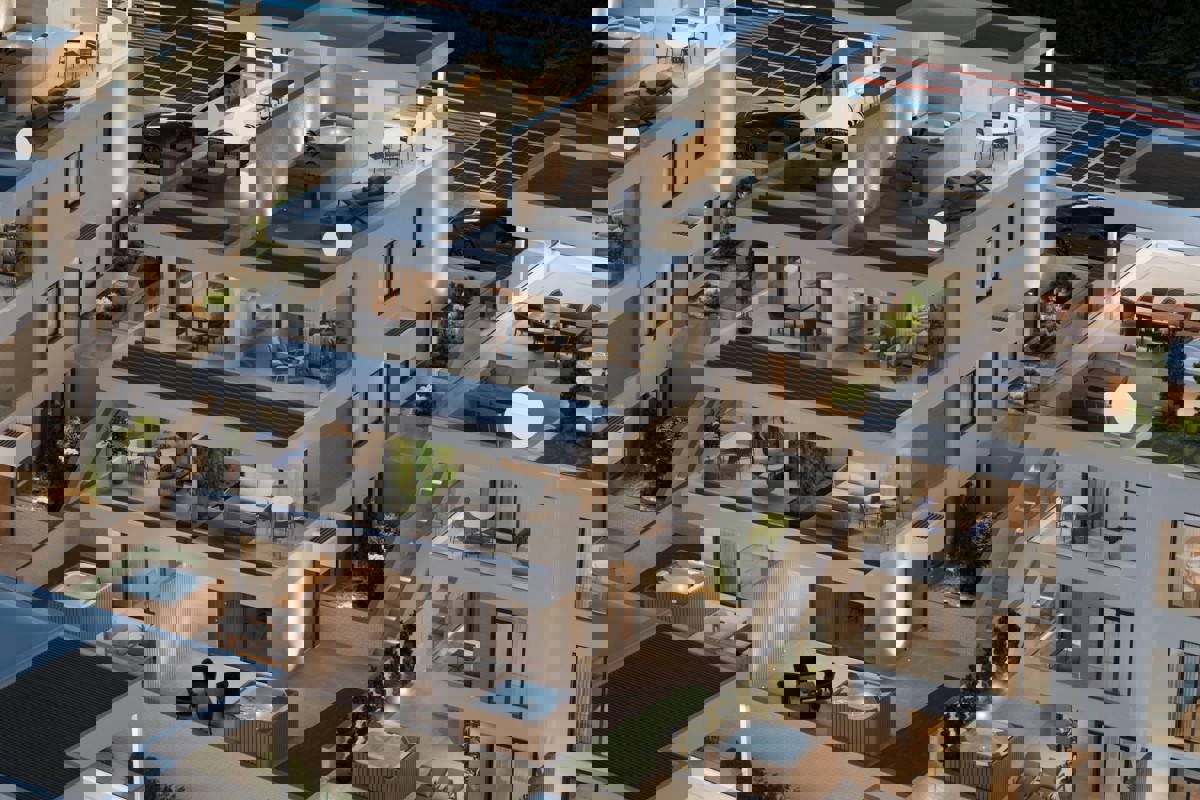 Appartamento con una camera da letto e loggia vicino al mare