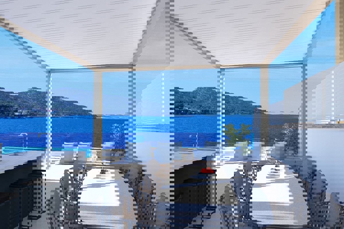 Appartamento di lusso con piscina vista mare