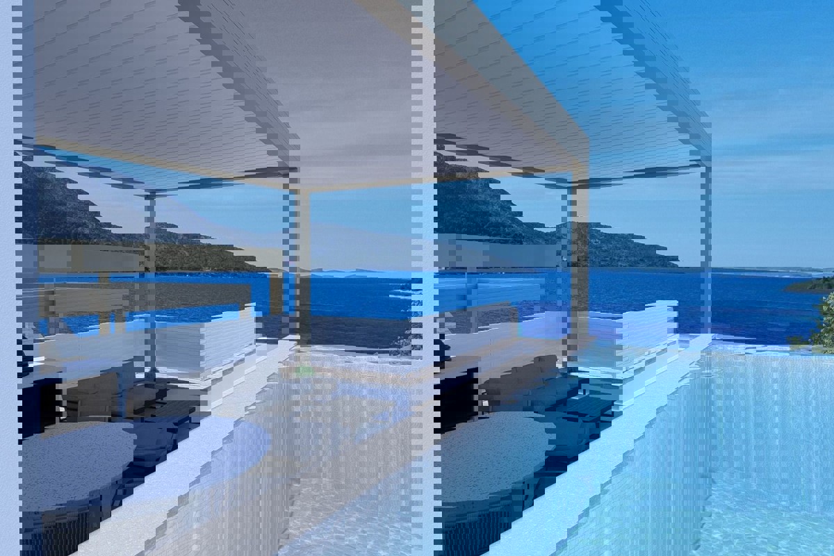 Appartamento di lusso con piscina vista mare