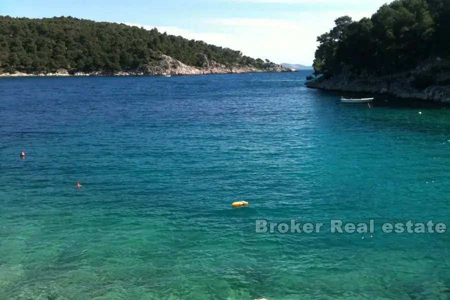 Casa in una bella baia, con vista sul mare, in vendita