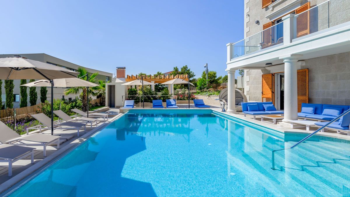 Villa in pietra di nuova costruzione con vista mare