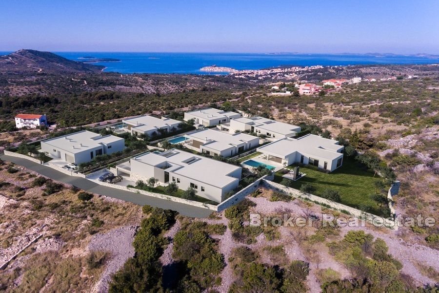 Villa con piscina e vista mare