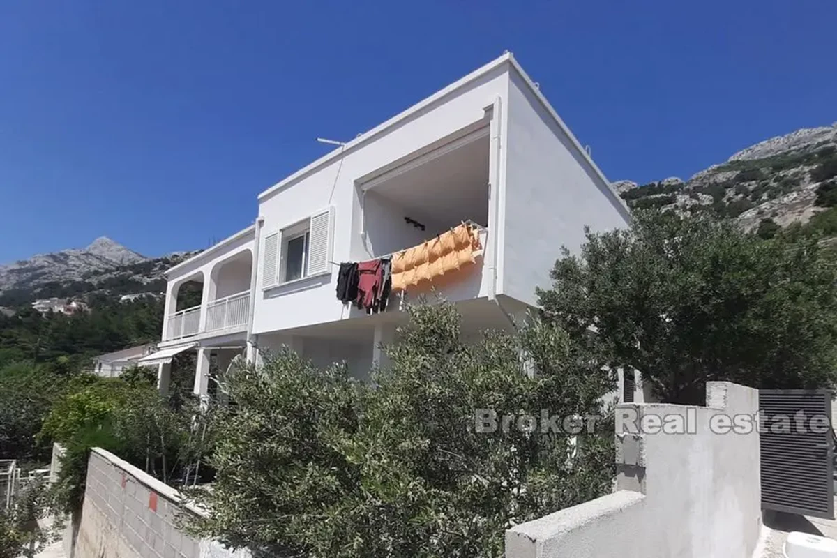 Casa bifamiliare con vista mare