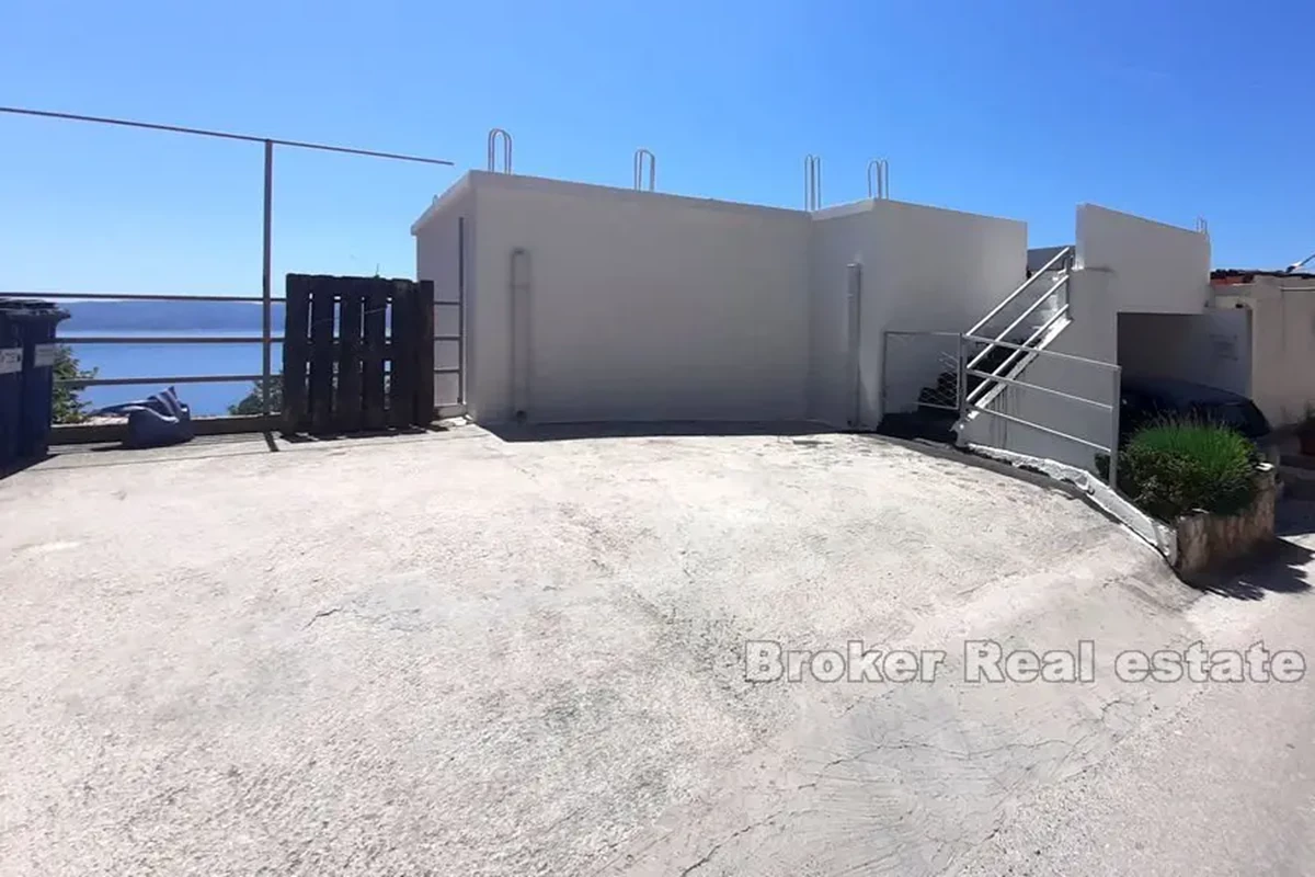 Casa bifamiliare con vista mare