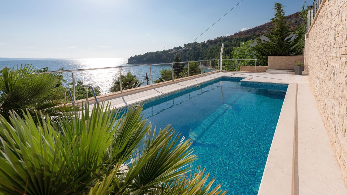Palazzina con piscina