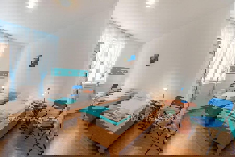 Una casa con un bel giardino