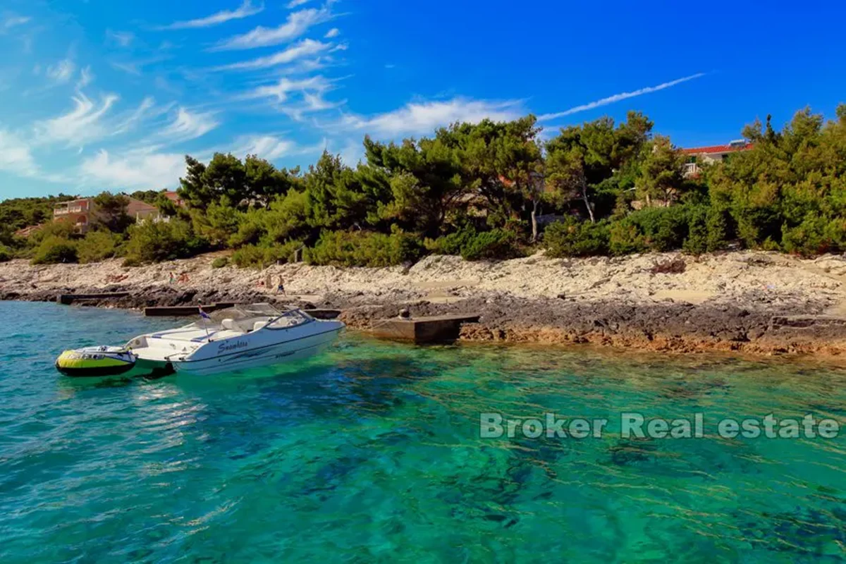 Casa in pietra con piscina, vicino al mare