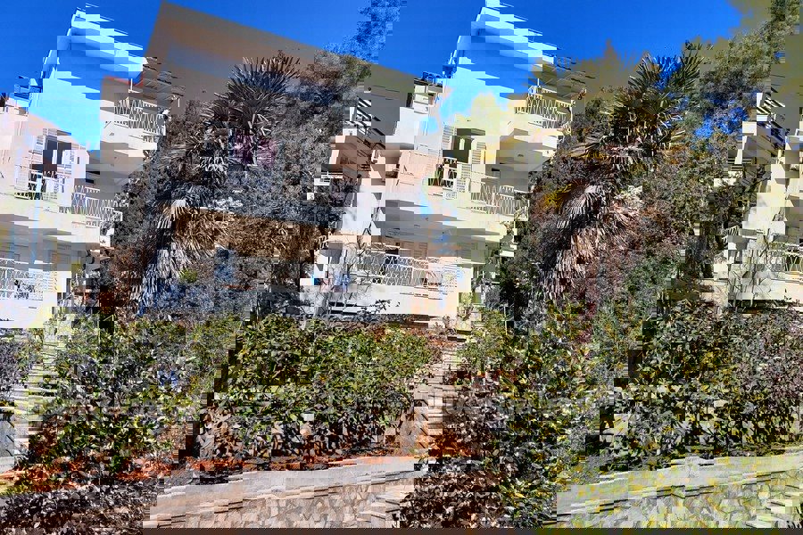 Palazzina in prima fila al mare