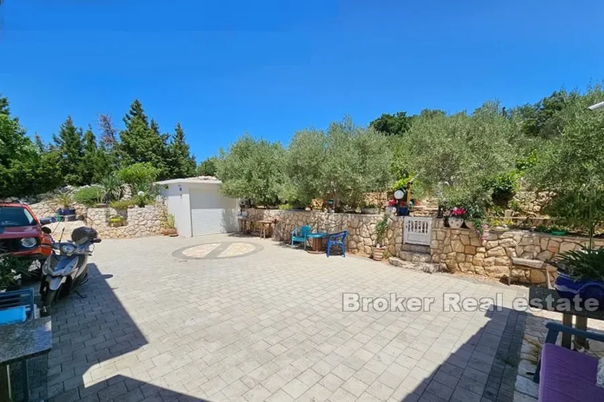 Villa con piscina e vista panoramica sul mare