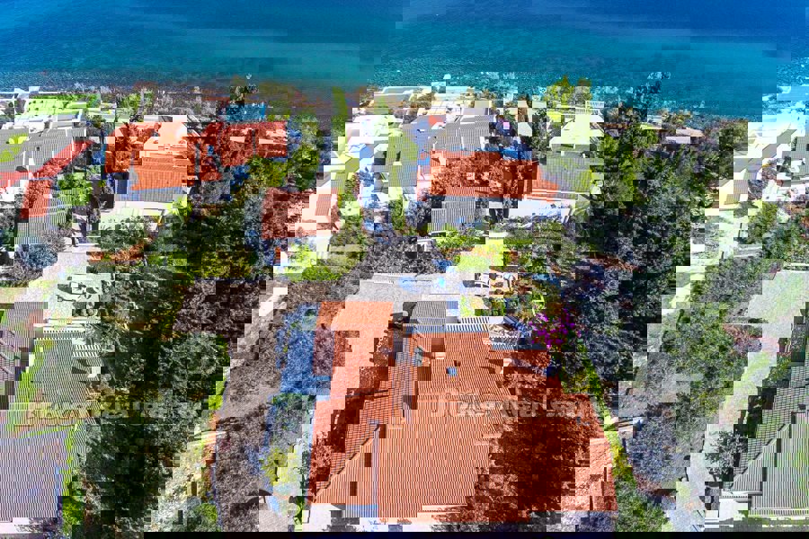 Villa in seconda fila al mare