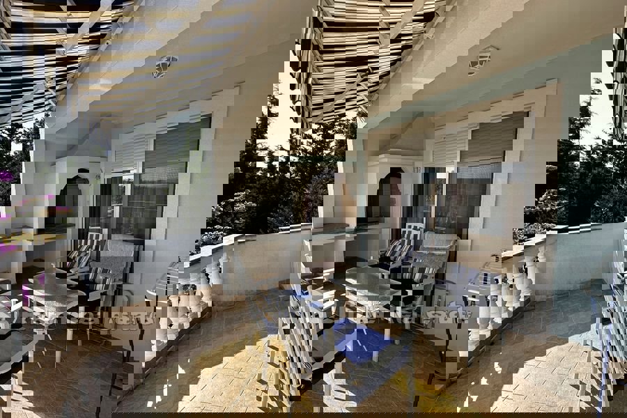 Villa in seconda fila al mare