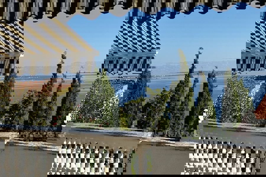 Villa in seconda fila al mare