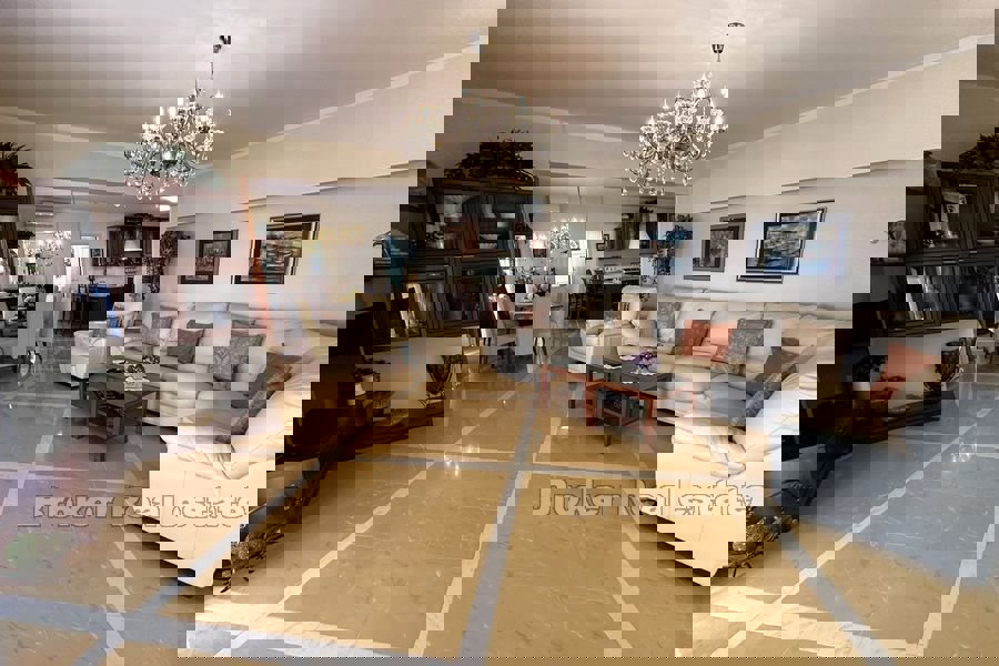 Villa in seconda fila al mare