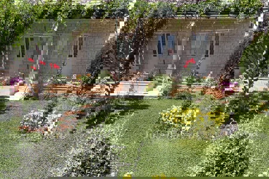 Casa bifamiliare con vista mare