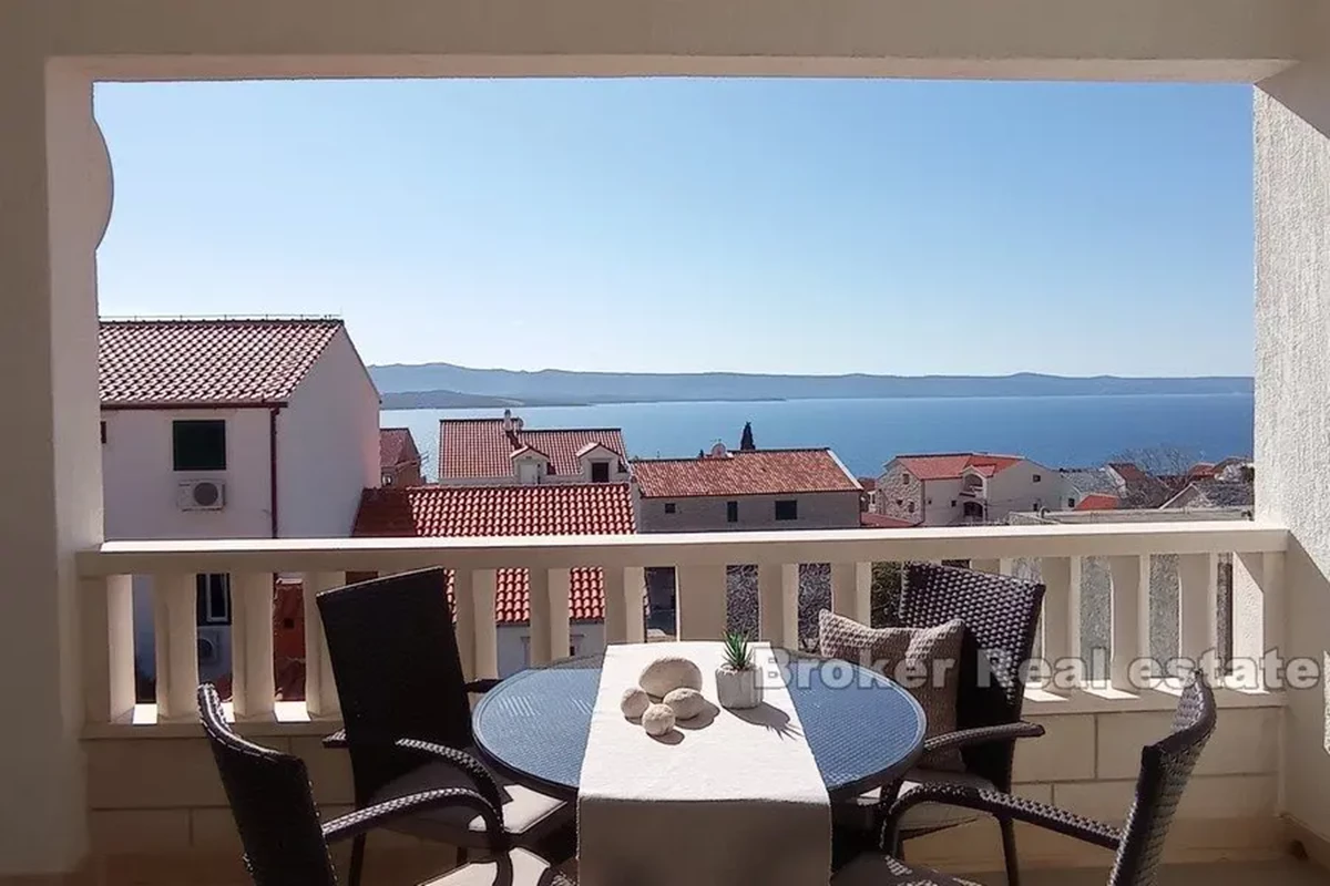 Casa bifamiliare con vista mare