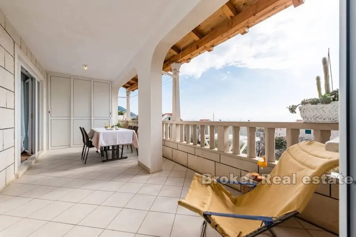 Casa bifamiliare con vista mare