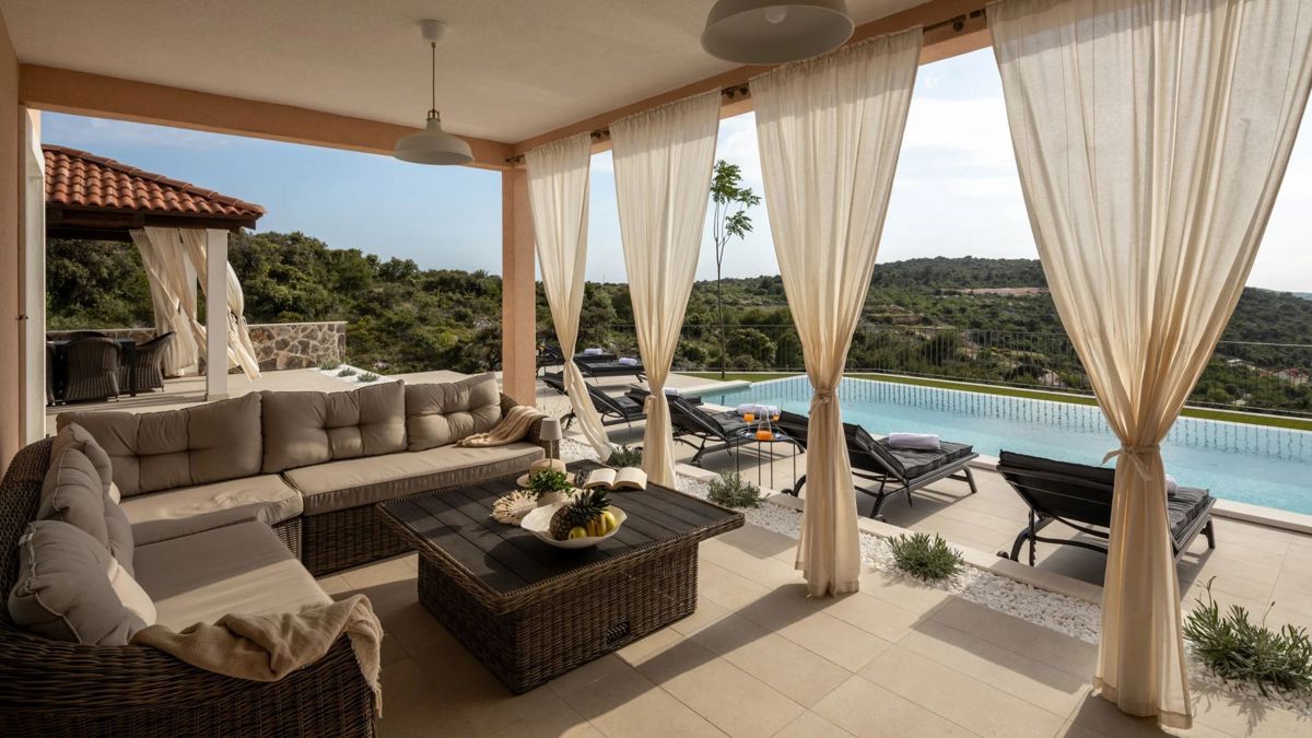 Villa di nuova costruzione con vista mare aperta