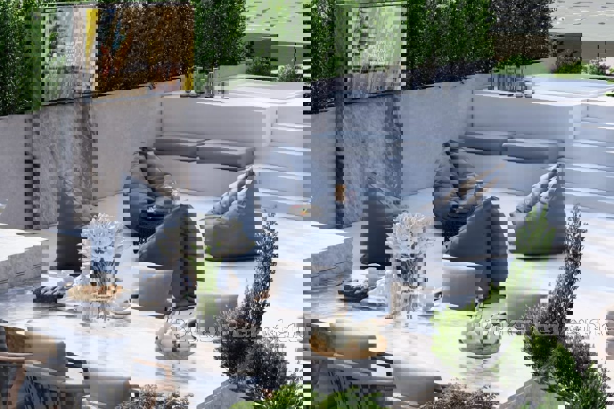 Appartamenti in una nuova costruzione con piscina