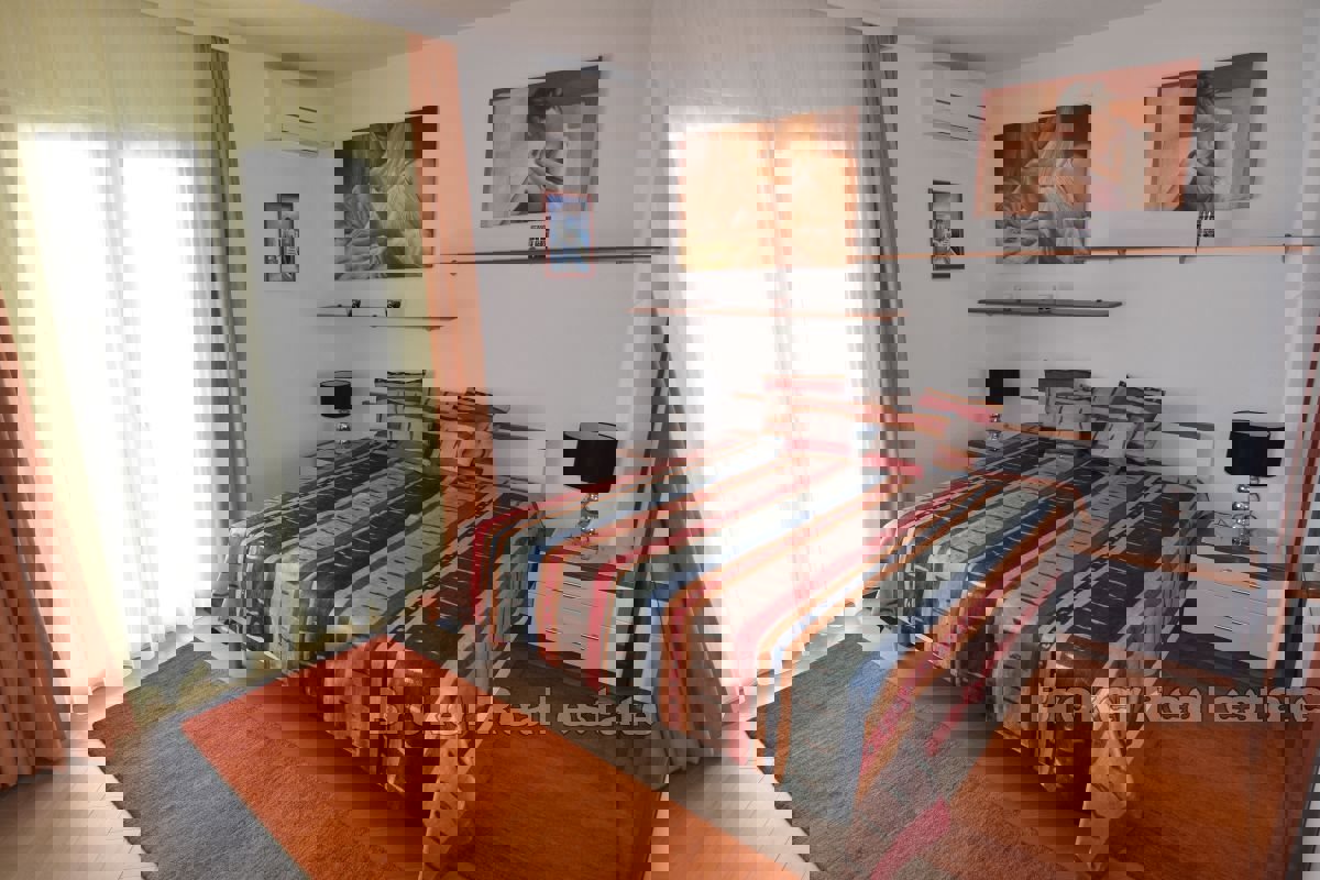 Una bella casa con vista sul mare