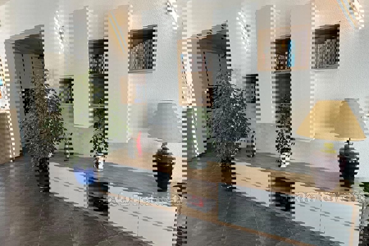 Una bella casa con vista sul mare