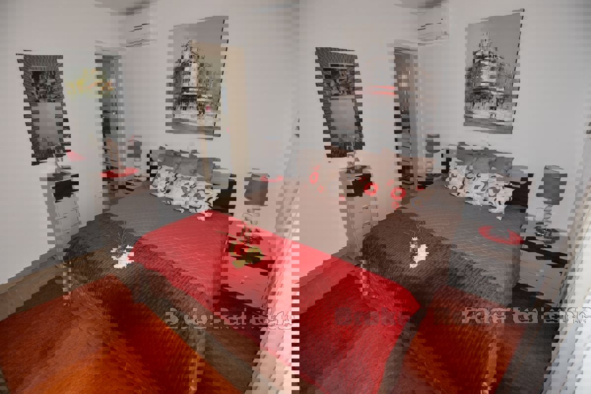 Una bella casa con vista sul mare