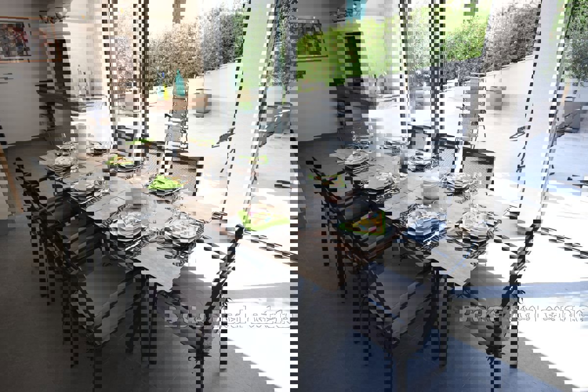 Una bella casa con vista sul mare