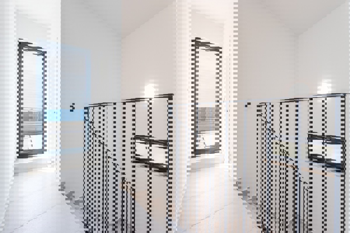 Villa di nuova costruzione con vista panoramica sul mare e piscina