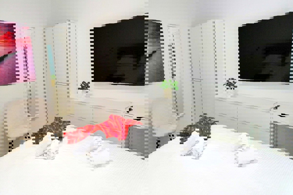 Villa di nuova costruzione con vista panoramica sul mare e piscina