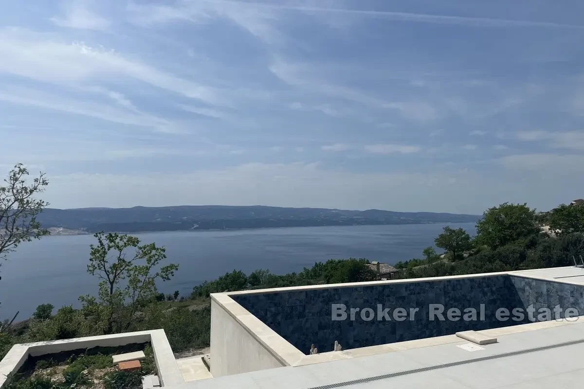 Villa di nuova costruzione con vista panoramica sul mare e piscina