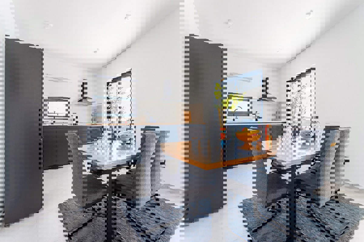 Villa di nuova costruzione con vista panoramica sul mare e piscina