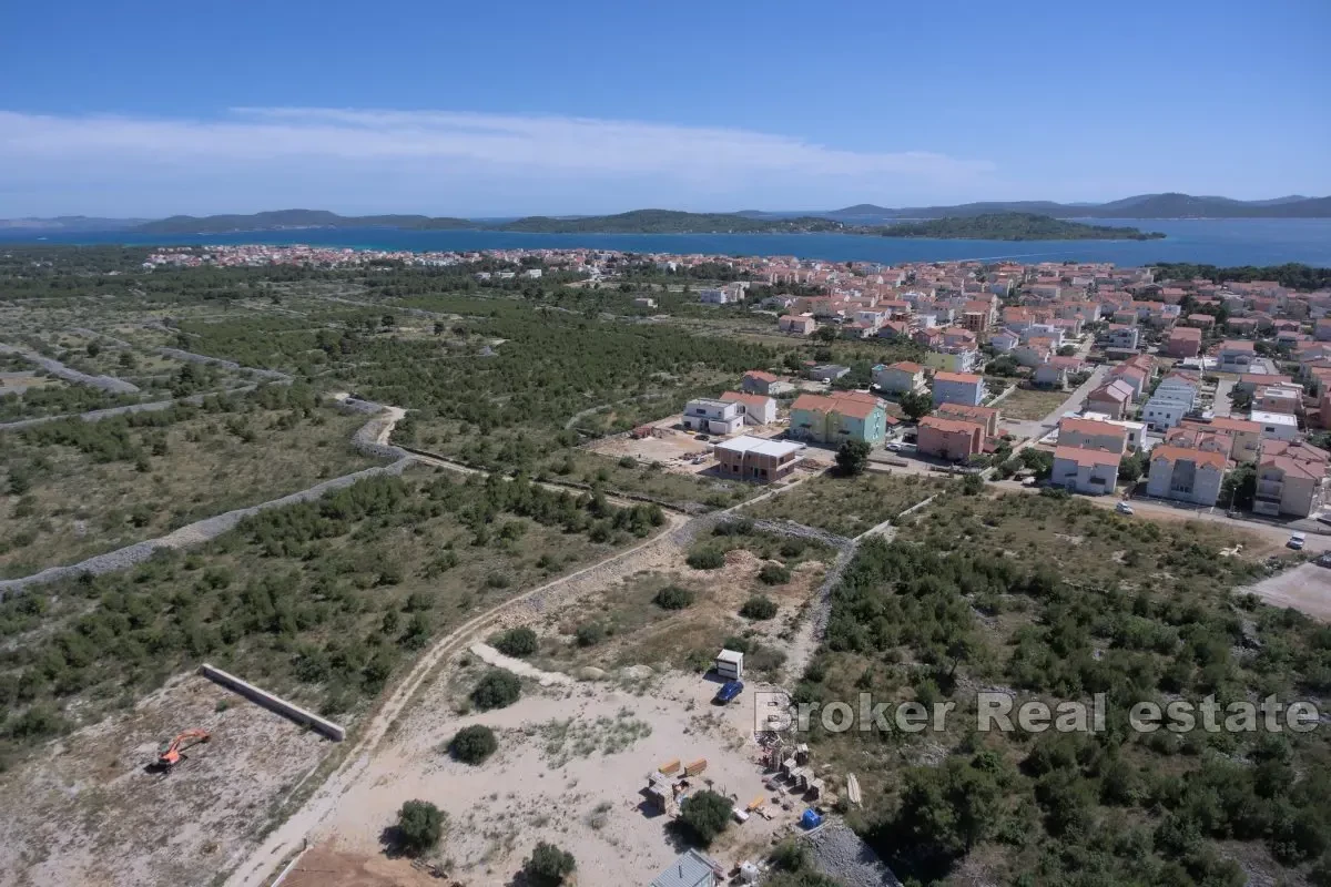 Ampio terreno edificabile con vista mare