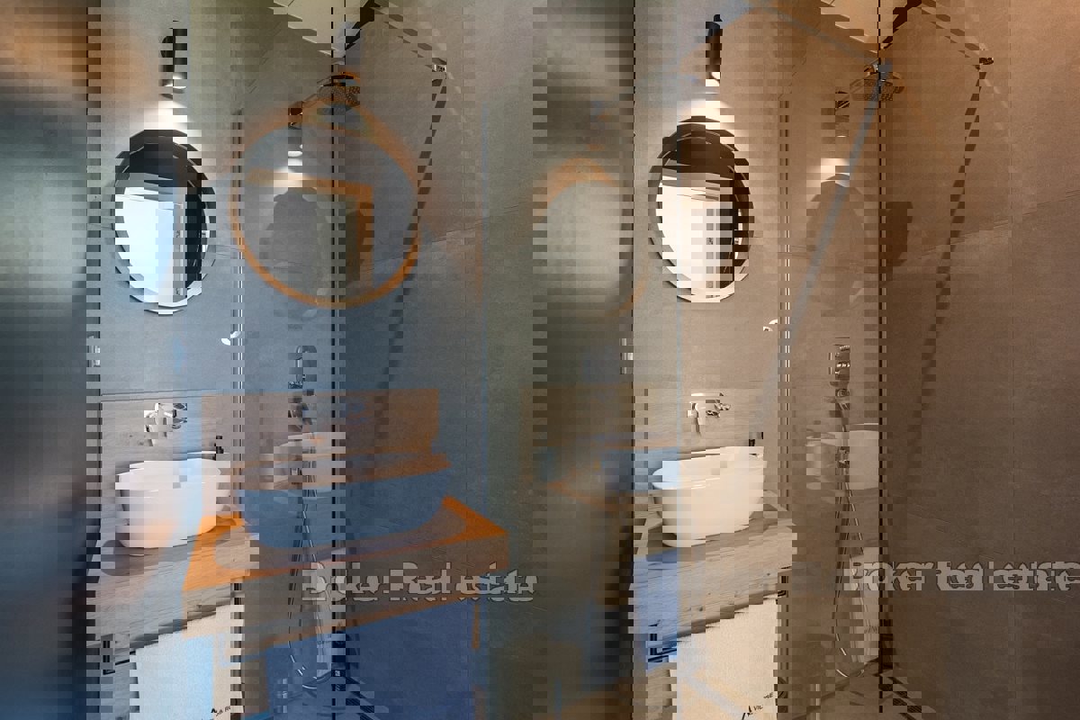 Casa moderna con vista mare