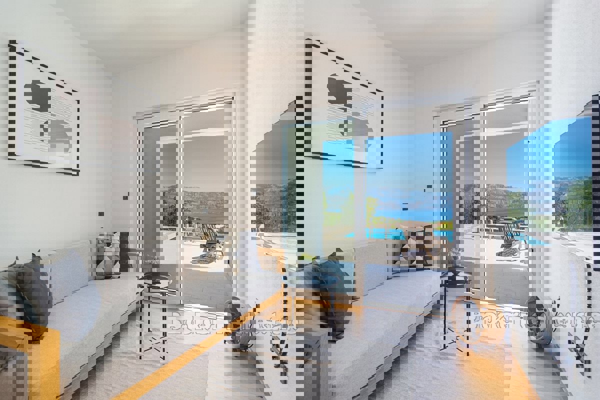 Casa moderna con vista mare