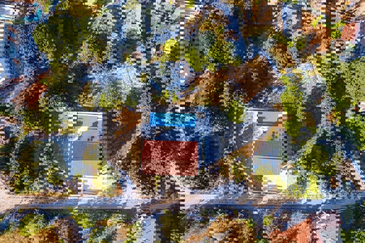 Casa moderna con vista mare