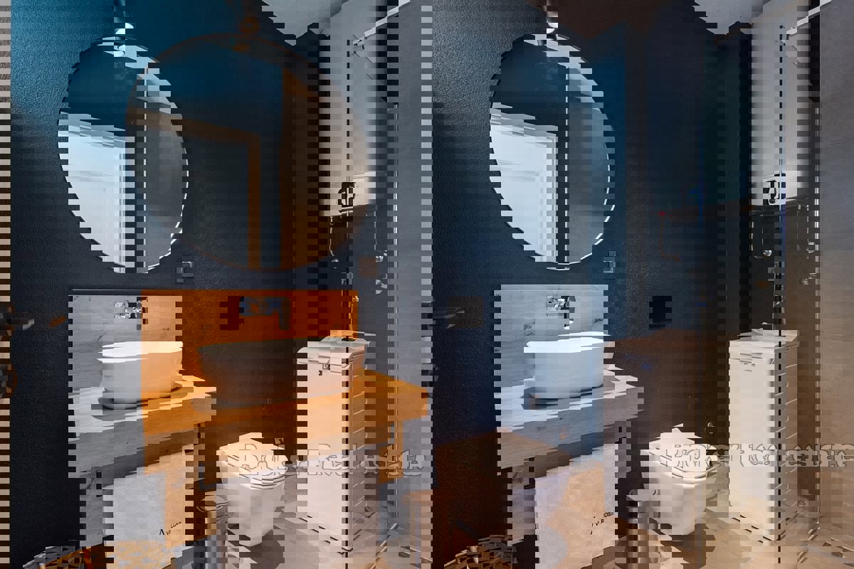 Casa moderna con vista mare