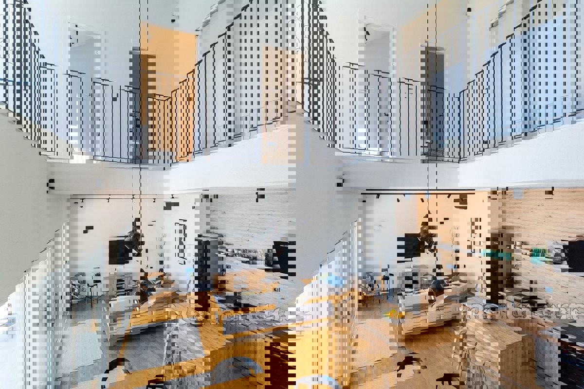 Casa moderna con vista mare