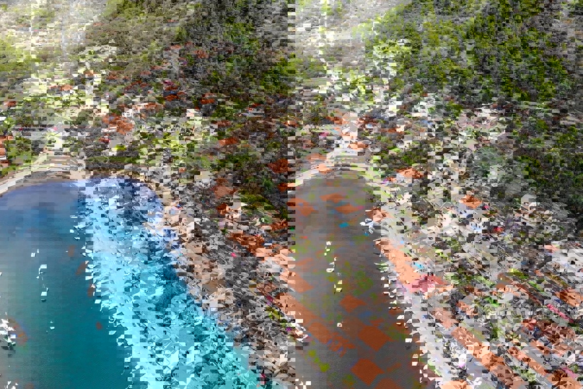 Terreno edificabile con vista aperta sul mare