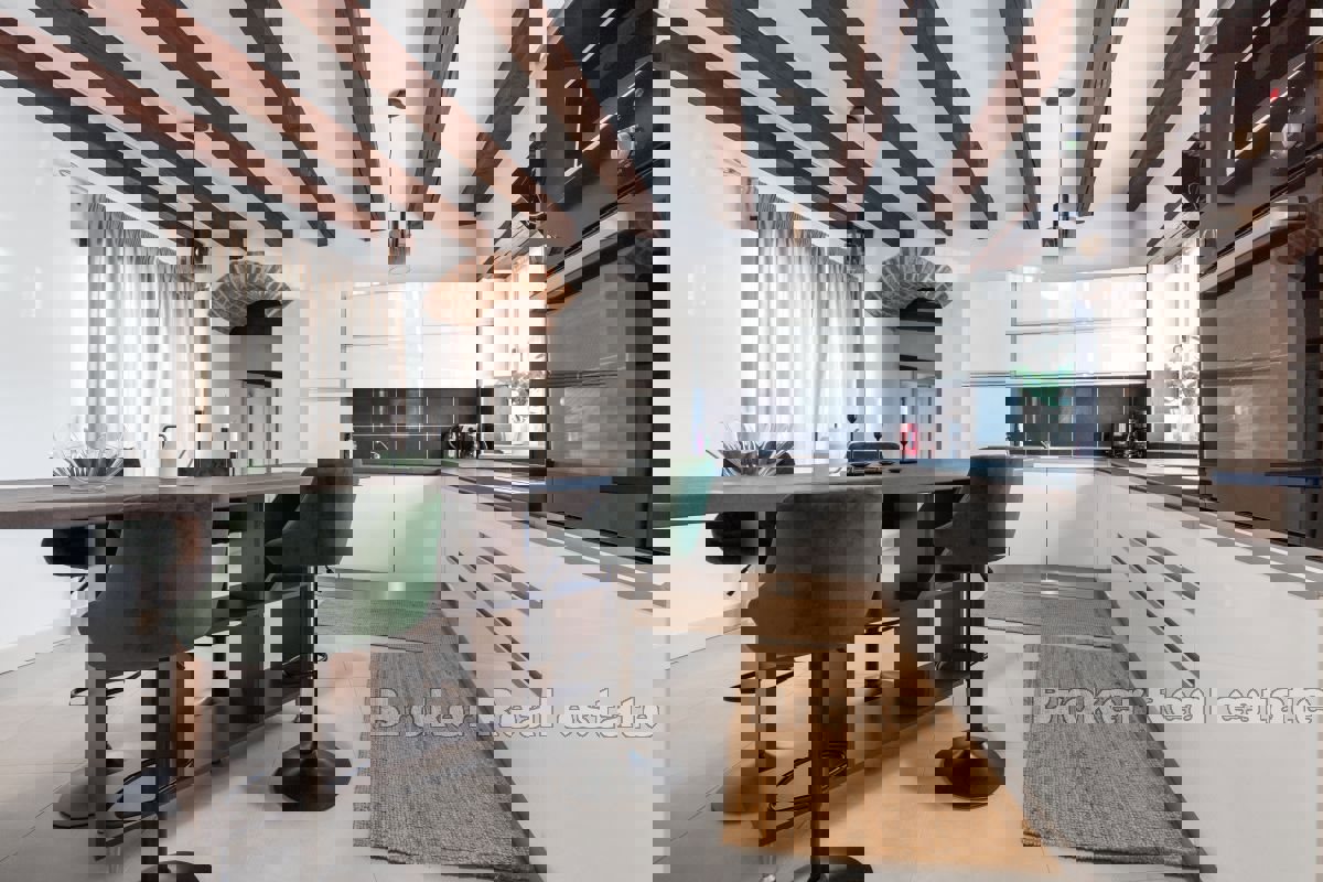 Villa in pietra autoctona con piscina