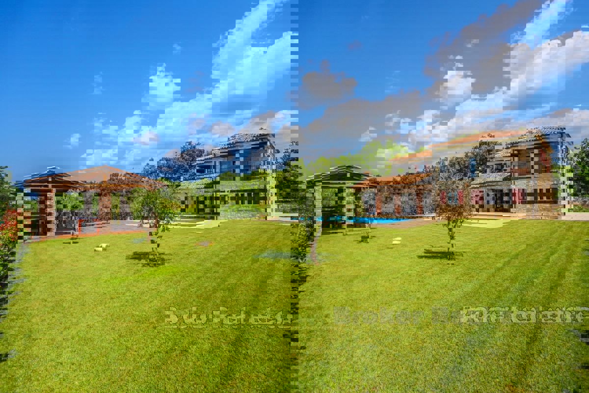 Casa in pietra autoctona con piscina