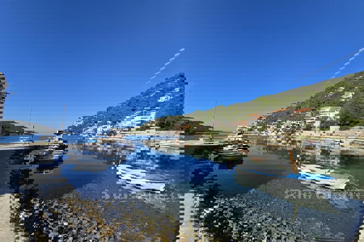 Casa in prima fila sul mare con due appartamenti