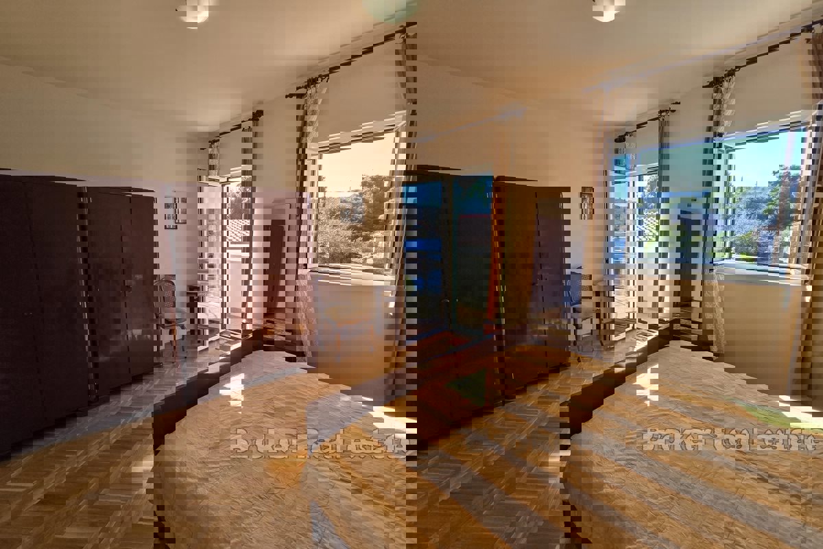 Casa in prima fila sul mare con due appartamenti