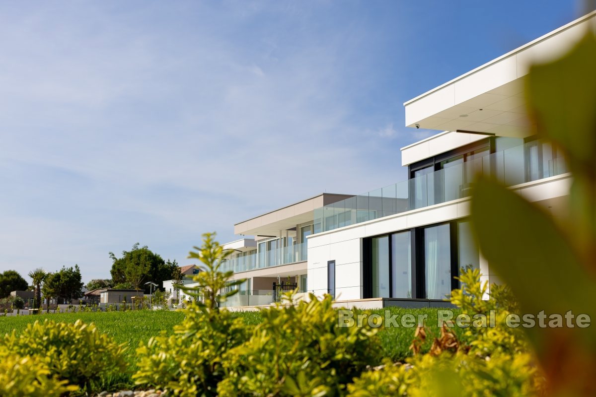 Ampia villa costiera con 6 camere da letto nel lussuoso resort