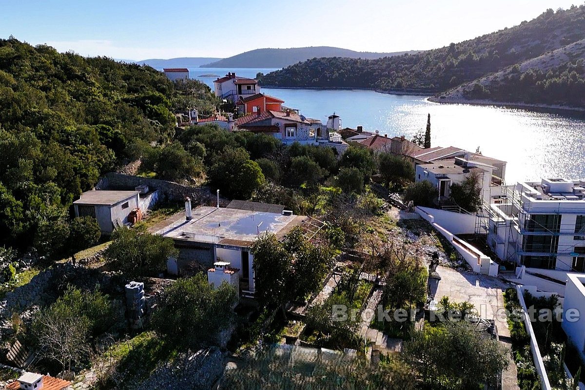 Casa indipendente su un piano con vista aperta sul mare