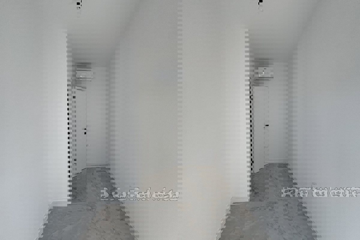 Attico moderno con vista mare